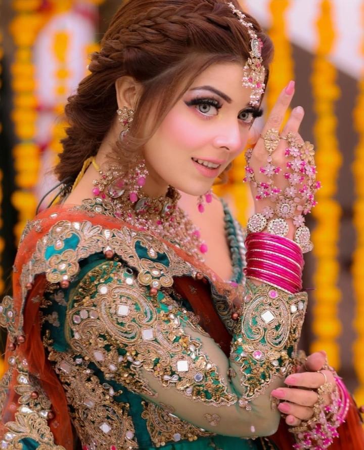 Kashees inspired mehndi makeup