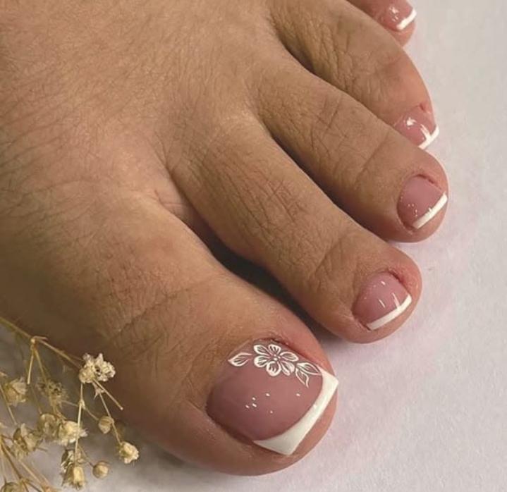 Toe nail art